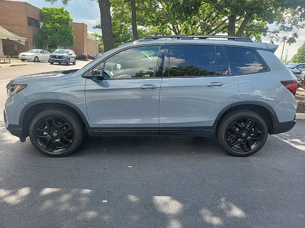 Certified Used 2024 Gray Honda Black Edition image 5