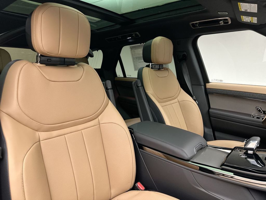 Thumbnail: 2026 Land Rover Range Rover Sport - 14
