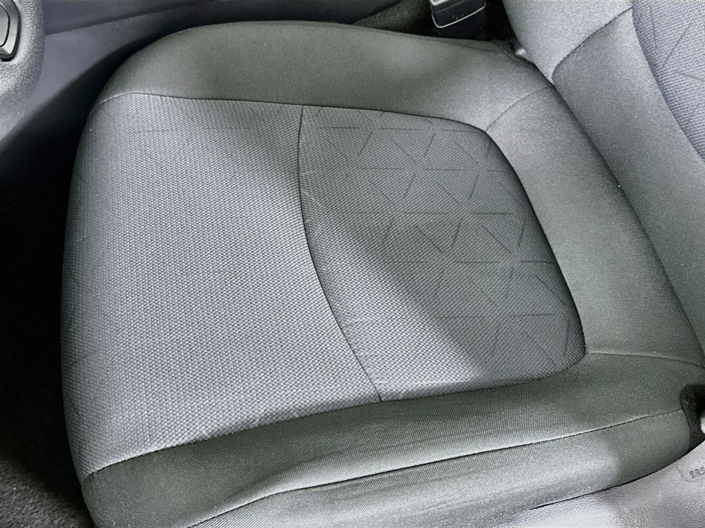 Thumbnail: 2025 Toyota RAV4 - 20