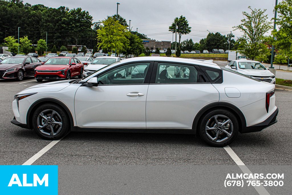 Used 2025 White Kia LXS image 7