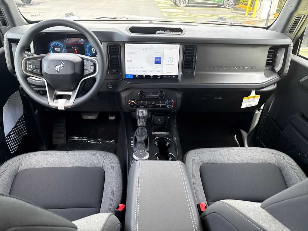 2025 Ford Bronco Base photo 4