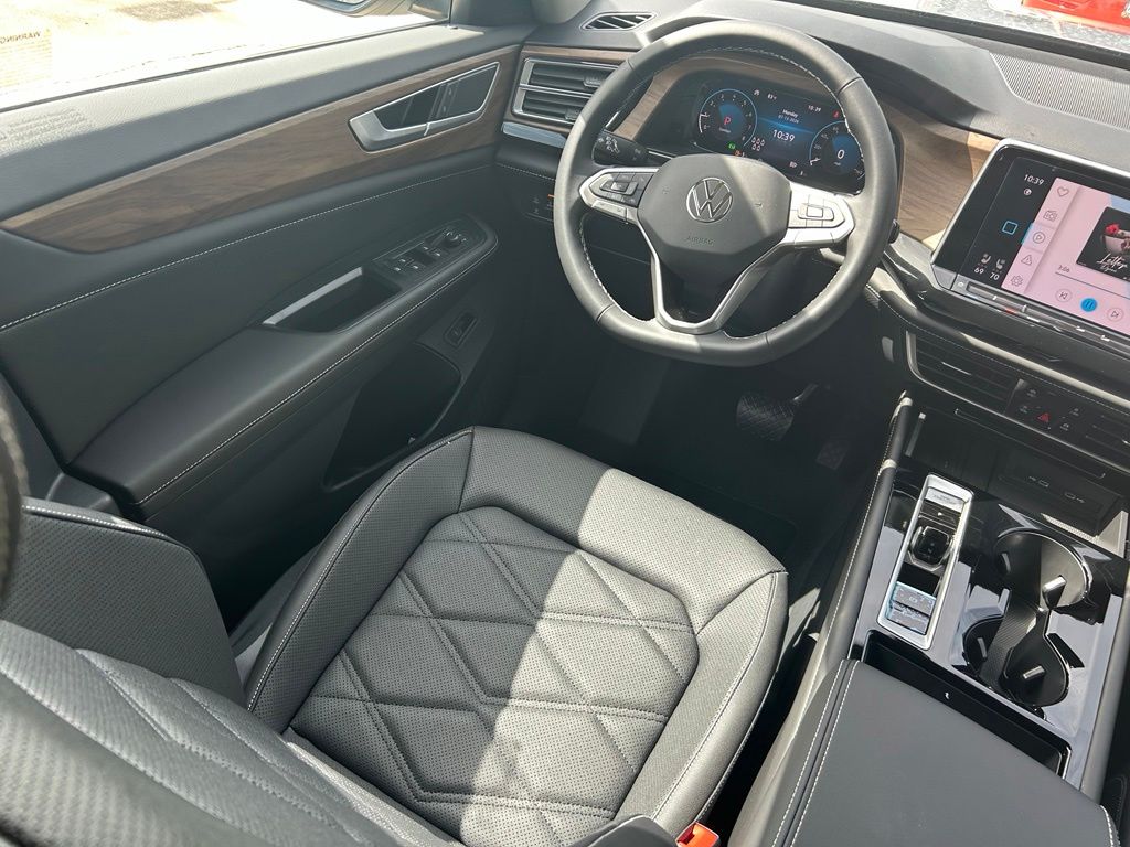 New 2026 Silver Mist Metallic Volkswagen 2.0T SE image 8