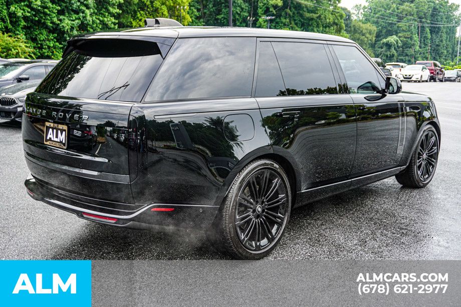Used 2025 Black Land Rover SE image 5