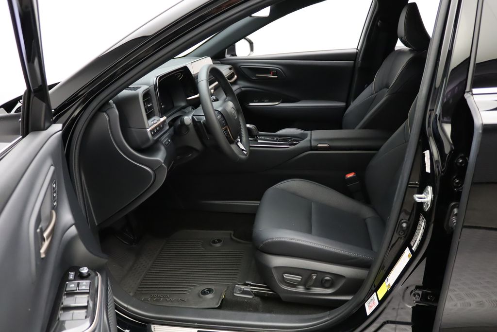 Thumbnail: 2025 Toyota Crown Signia - 14