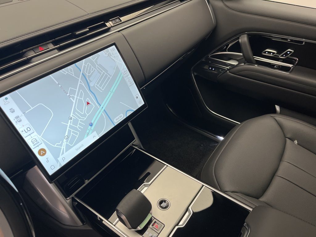 Thumbnail: 2025 Land Rover Range Rover - 21