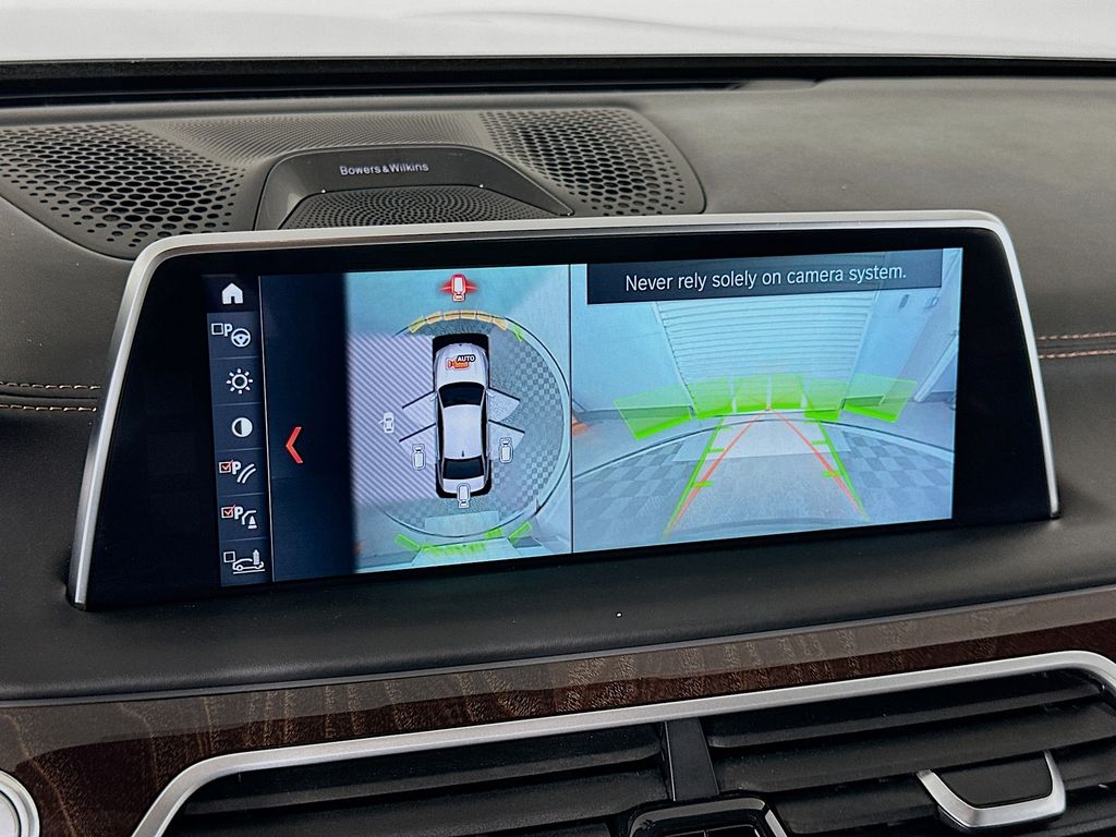 2019 BMW 7 Series M760i xDrive 14