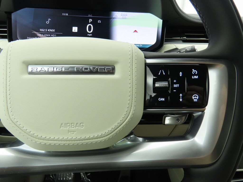 2025 Land Rover Range Rover SE 13