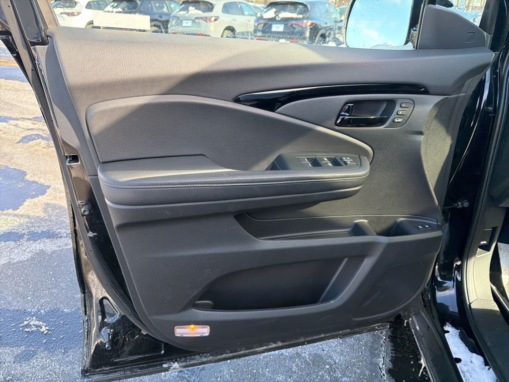 Thumbnail: 2023 Honda Passport - 19