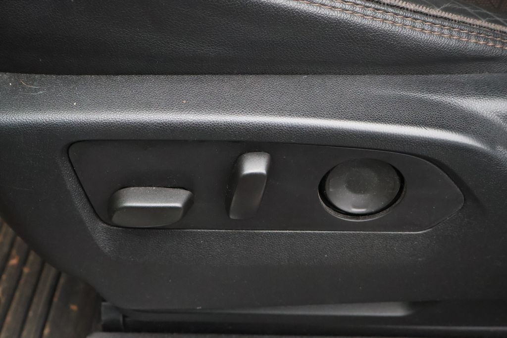 Thumbnail: 2021 Chevrolet Tahoe - 16