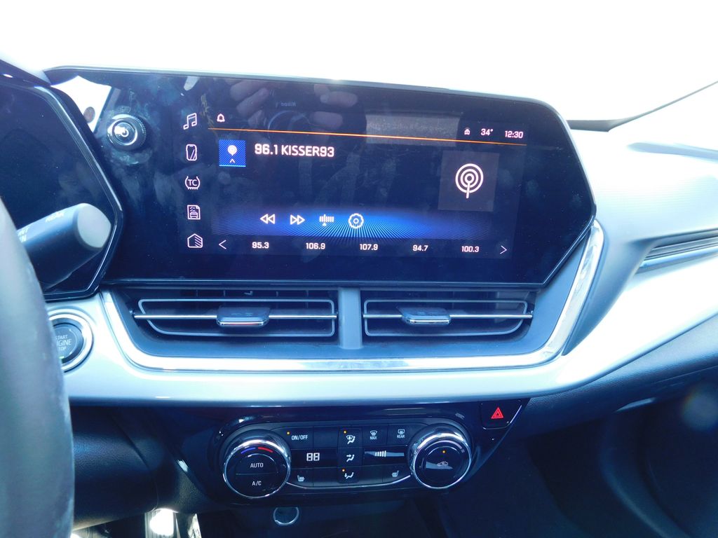 Thumbnail: 2025 Chevrolet Trax - 7