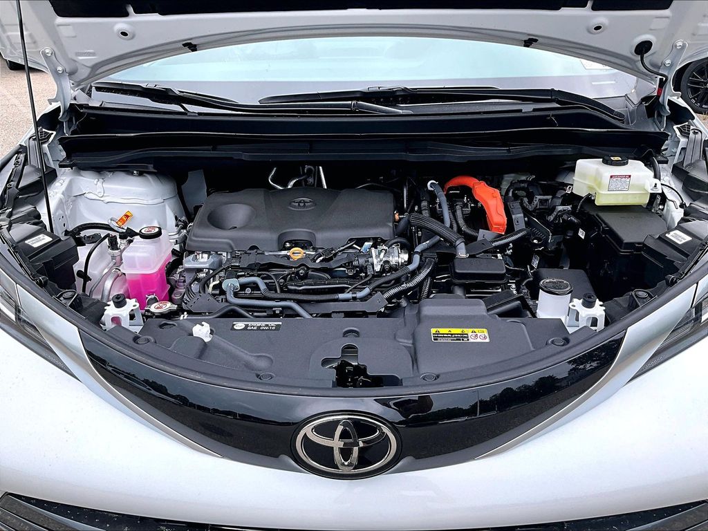 2026 Toyota Sienna — photo 16