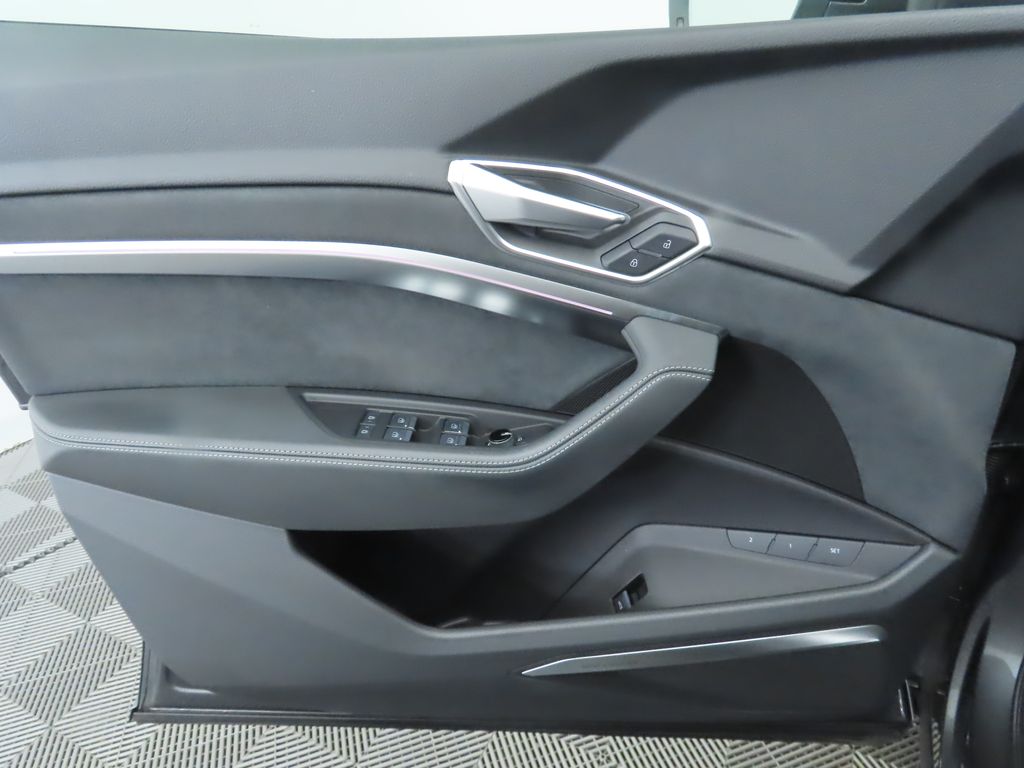 2022 Audi e-tron S Prestige 25