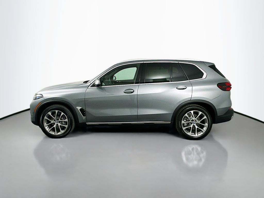 2026 BMW X5 M60i 8