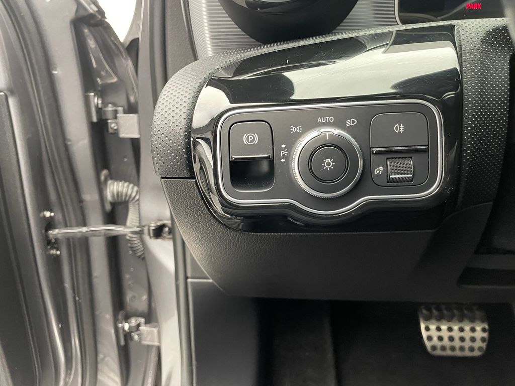 Thumbnail: 2020 Mercedes-Benz A-Class - 21