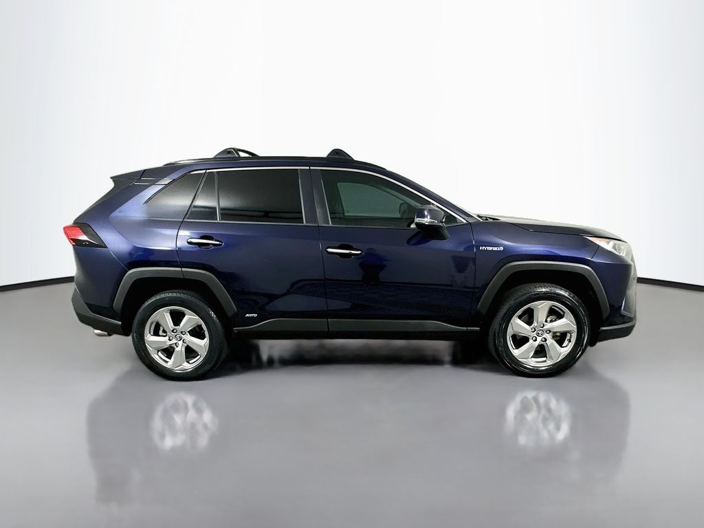 Thumbnail: 2020 Toyota RAV4 - 4
