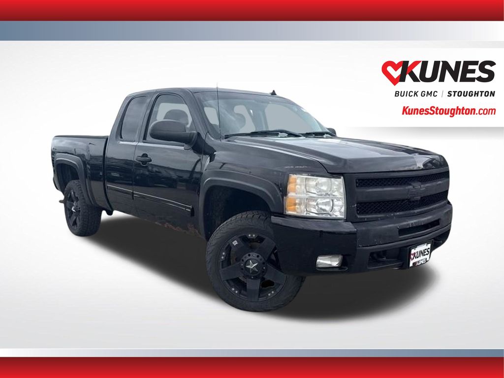 Black 2009 Chevrolet Silverado 1500 Pickup Truck Four-Wheel Drive 4-Speed Automatic Overdrive