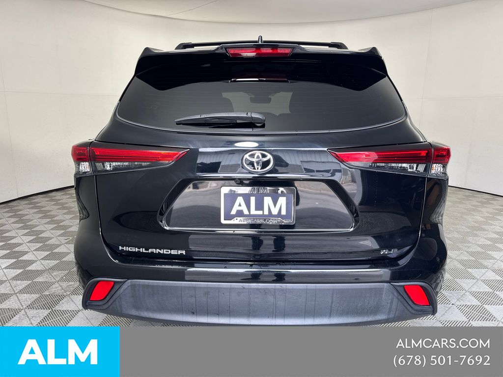 Used 2023 Black Toyota XLE image 8