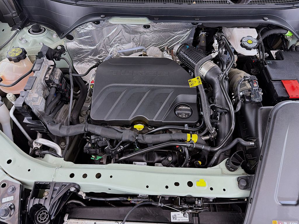 Used 2024 Green Chevrolet 2RS image 17