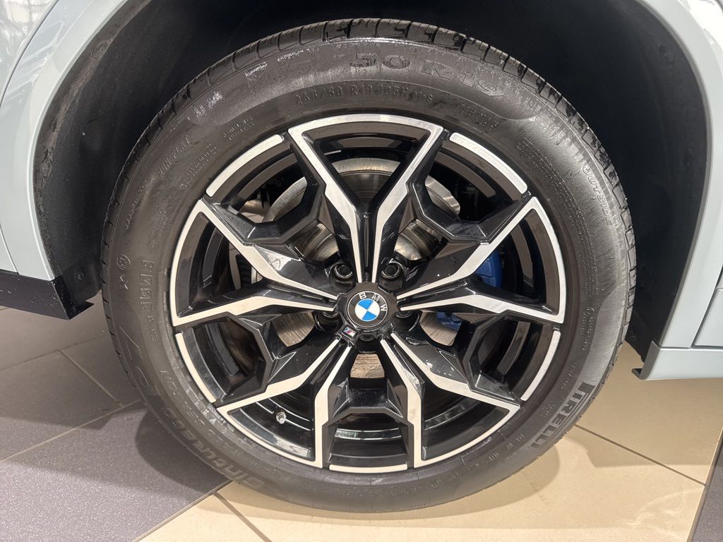 Thumbnail: 2025 BMW X4 - 12