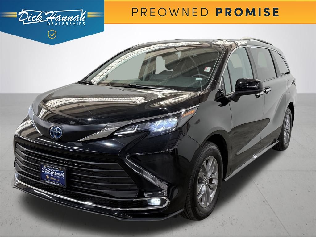 2024 Toyota Sienna XLE