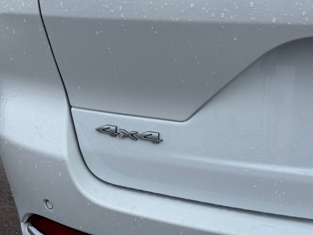 2023 Jeep Grand Cherokee Summit White at Bayway Cadillac Southwest