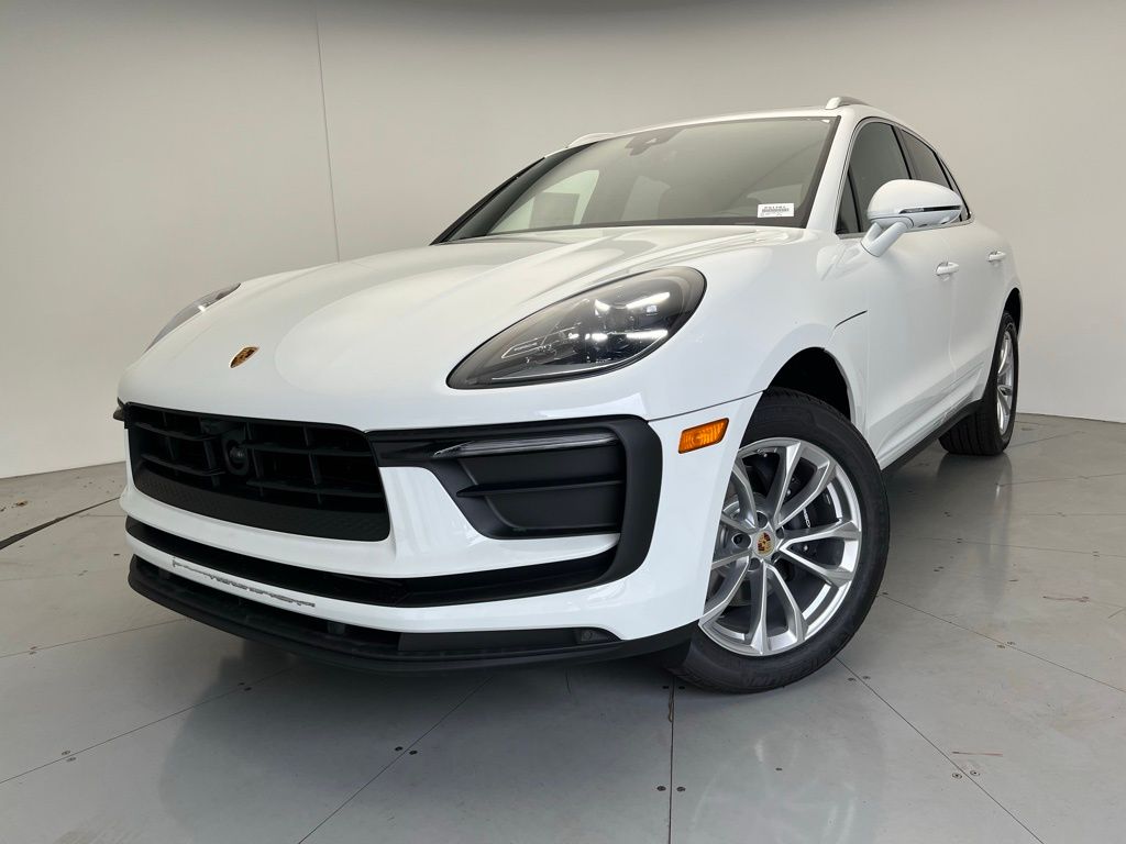 Thumbnail: 2025 Porsche Macan - 1