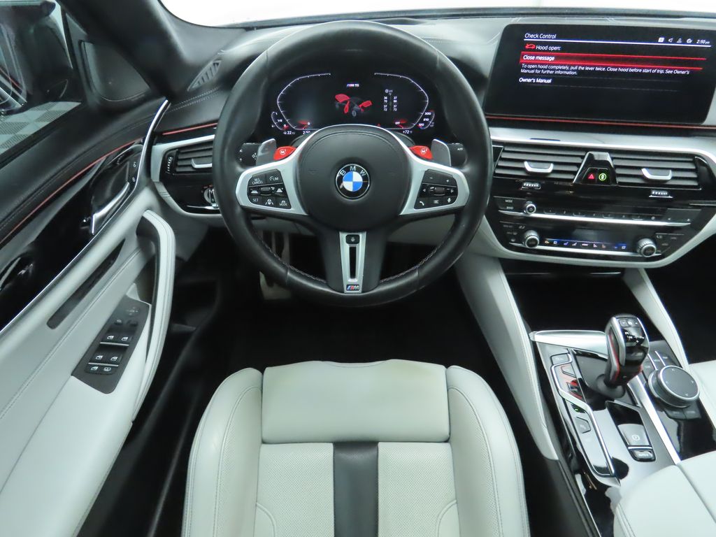 Thumbnail: 2022 BMW M5 - 10