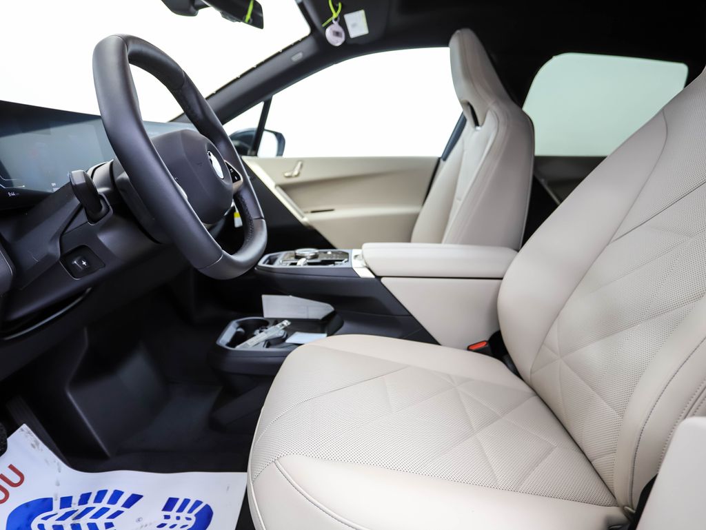 Thumbnail: 2026 BMW iX - 11