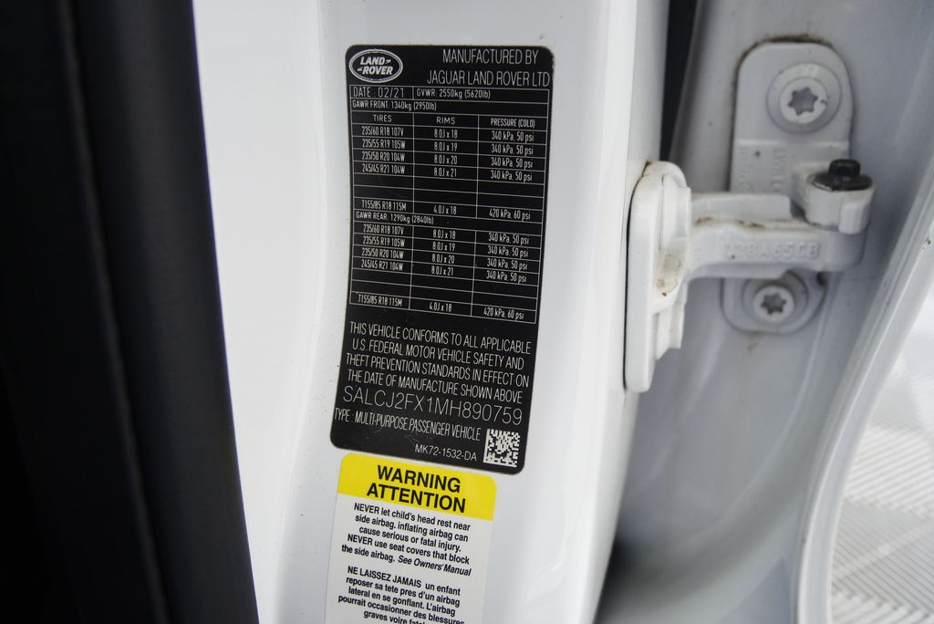 Thumbnail: 2021 Land Rover Discovery Sport - 28