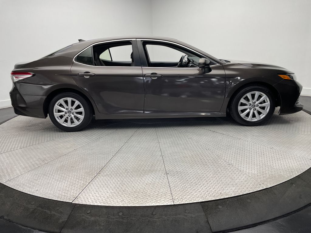 Thumbnail: 2018 Toyota Camry - 4