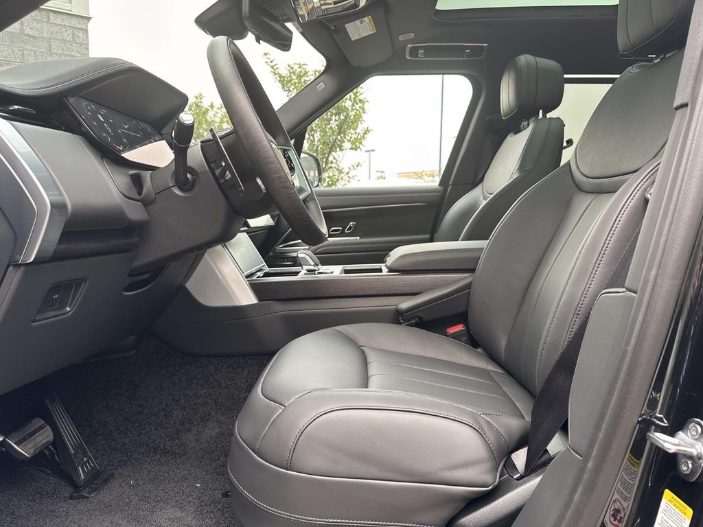 New 2026 Black Land Rover SE image 22