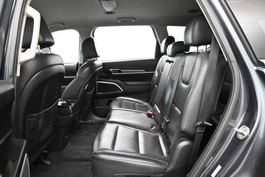 Used 2022 Gravity Gray Kia LX image 31