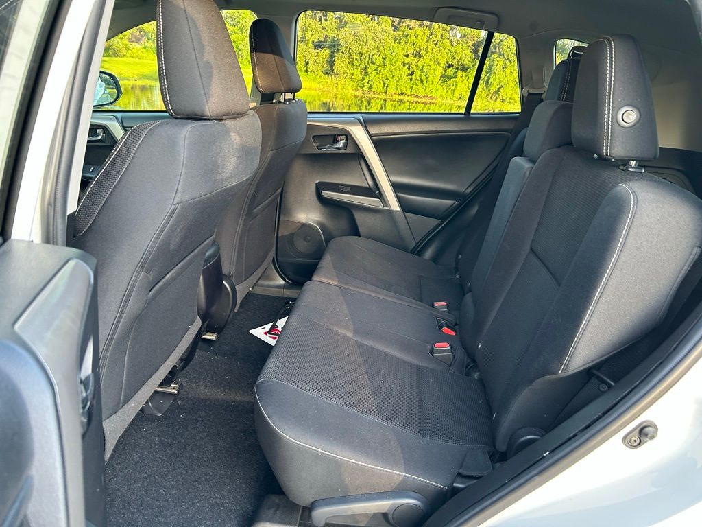 Thumbnail: 2018 Toyota RAV4 - 12