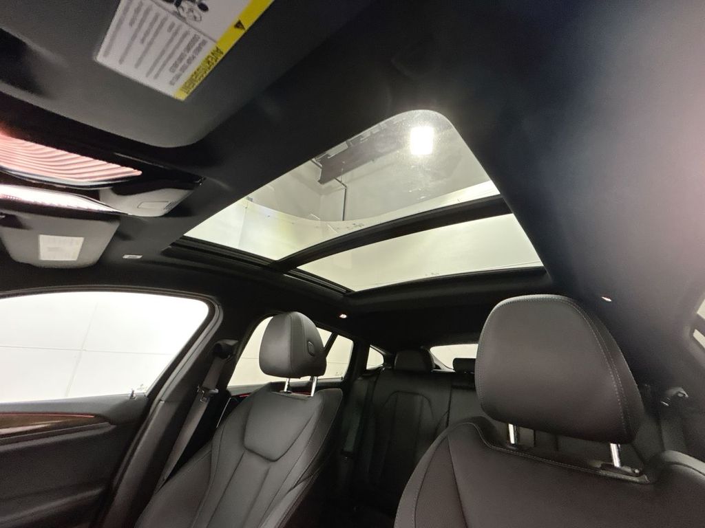 Thumbnail: 2025 BMW X4 - 20