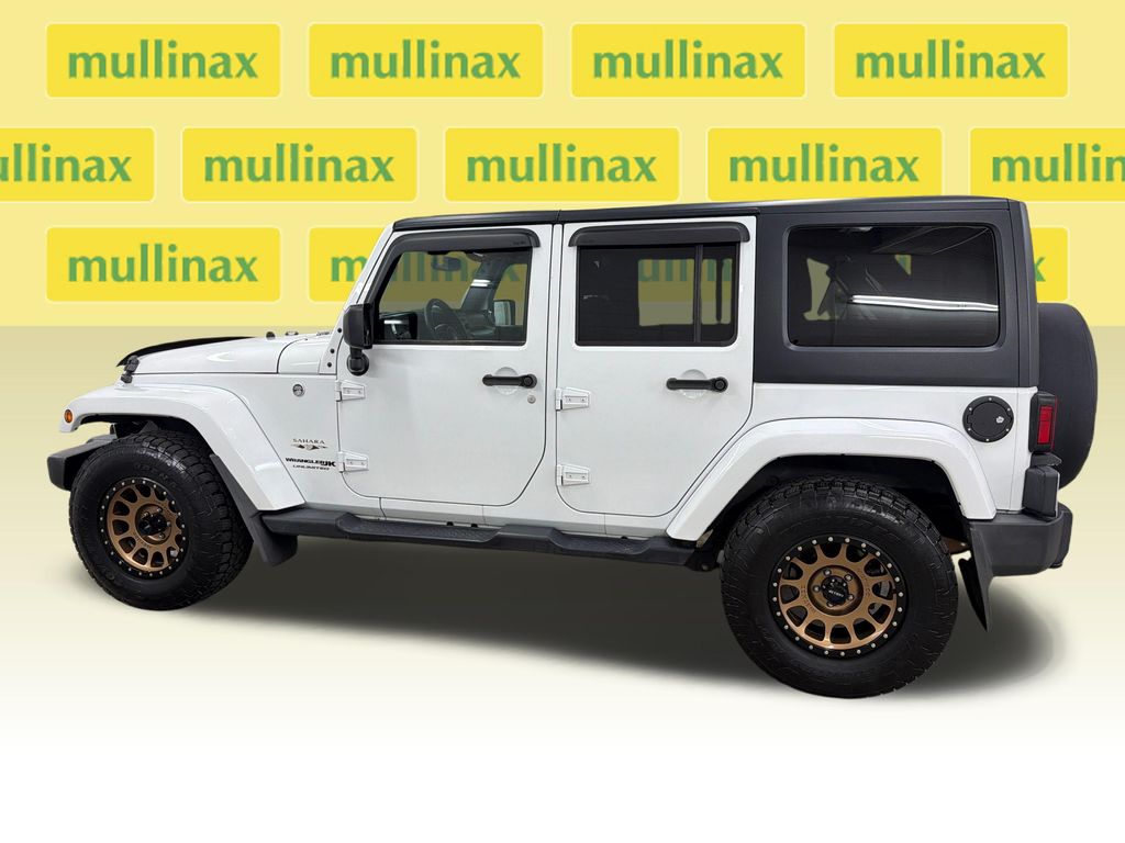 Used 2018 White Jeep Unlimited Sahara image 10