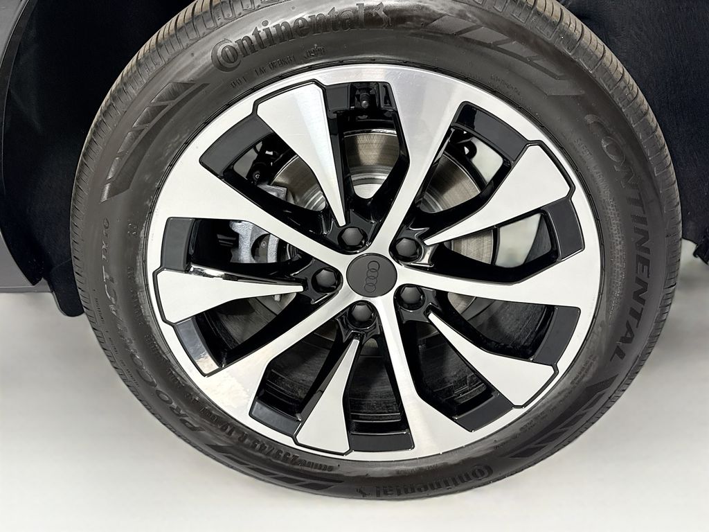 Thumbnail: 2026 Audi Q3 - 31