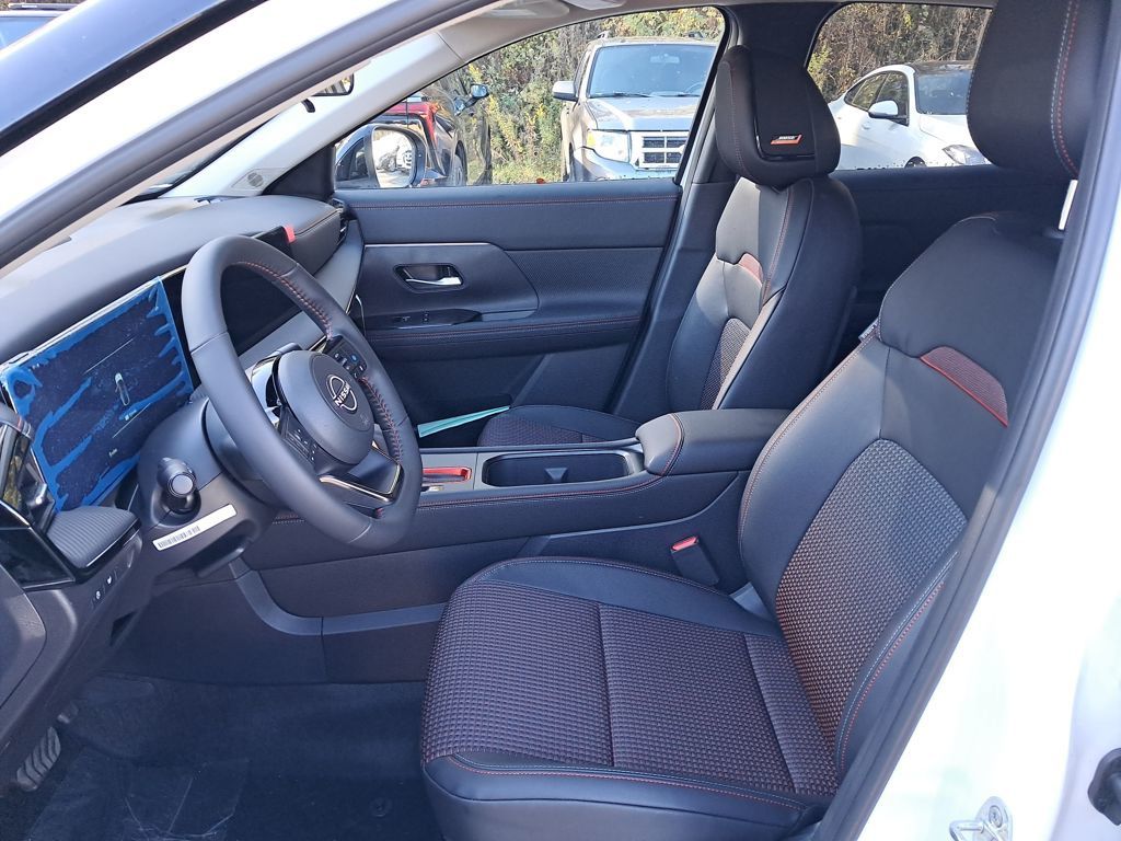 2026 Nissan Kicks SR White at South Hills Kia