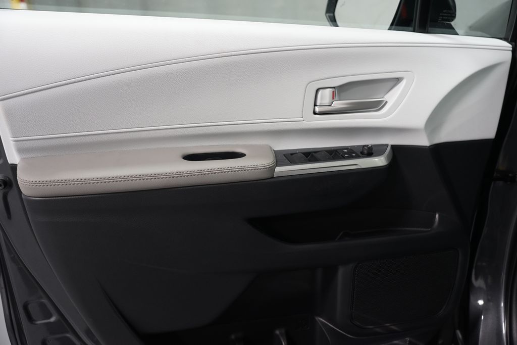 Thumbnail: 2026 Toyota Sienna - 32