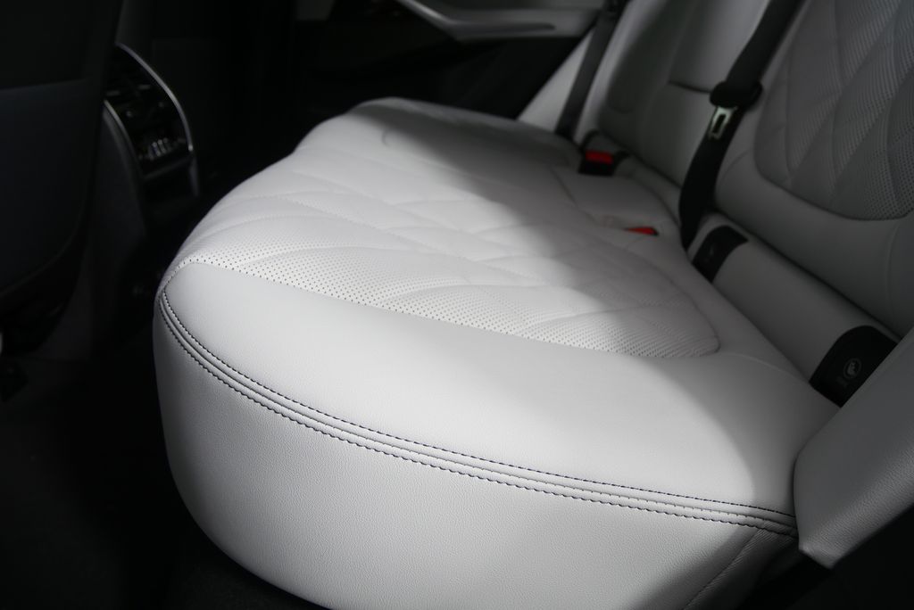 Thumbnail: 2026 BMW X5 - 13