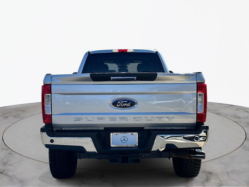 Thumbnail: 2019 Ford Econoline - 11