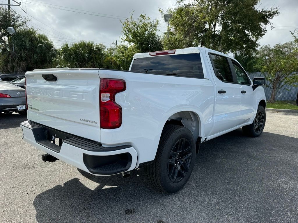 2024 Chevrolet Silverado 1500 Custom 8