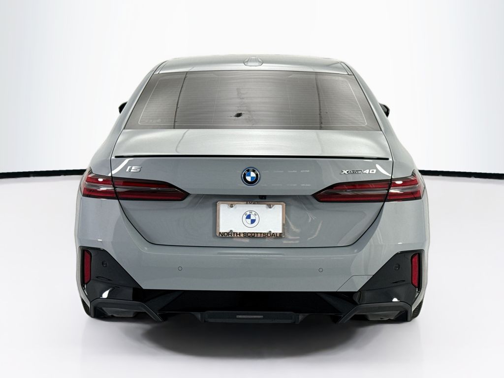 Thumbnail: 2026 BMW i5 - 6