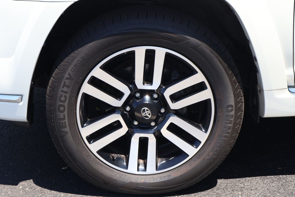 Thumbnail: 2022 Toyota 4Runner - 12
