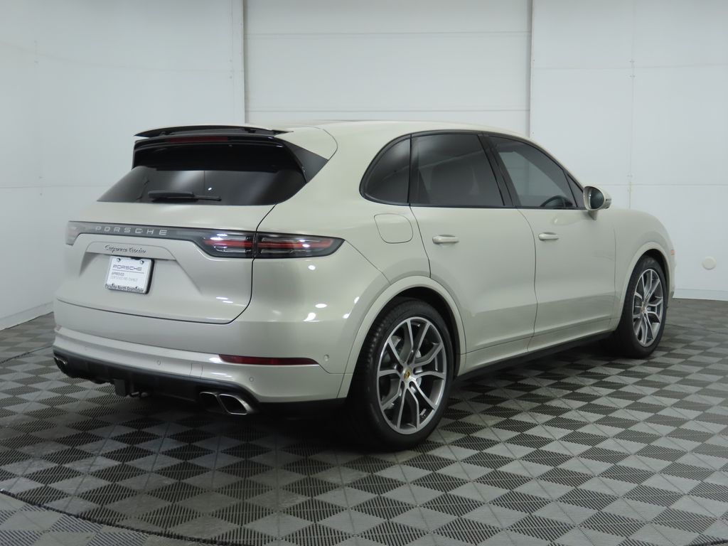 2022 Porsche Cayenne Turbo 5