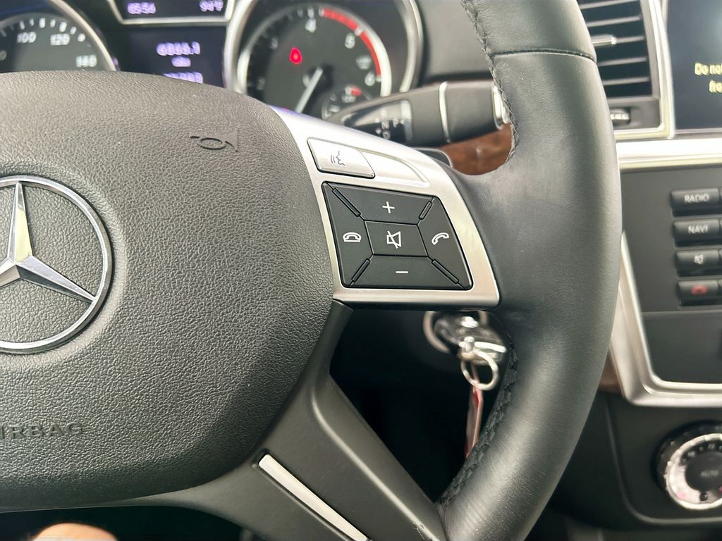 Thumbnail: 2012 Mercedes-Benz M-Class - 12