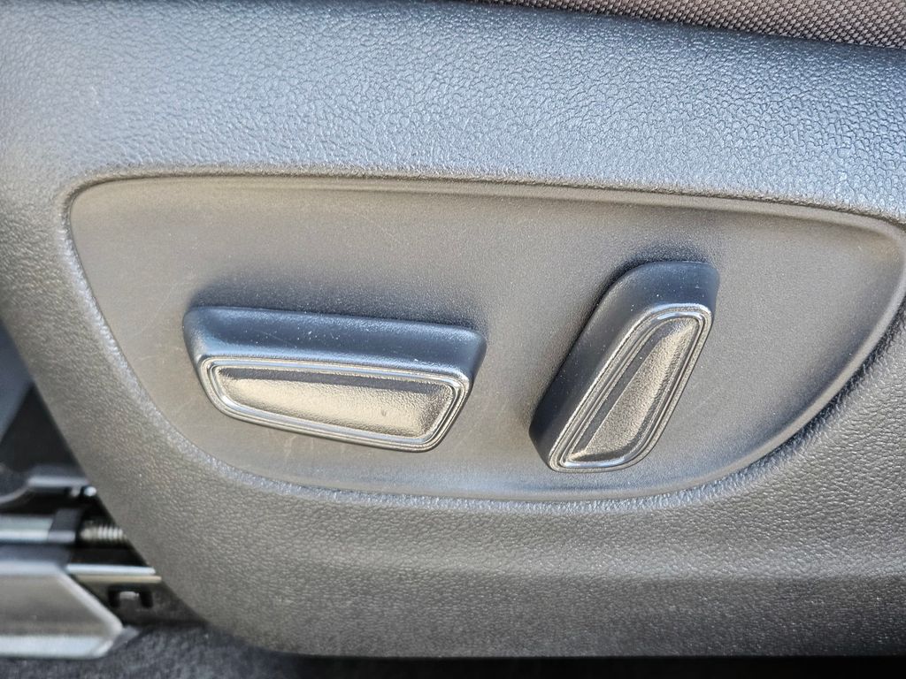 Used Car 2024 Toyota Highlander  Le For Sale Under $35,000 In San Marcos, Texas