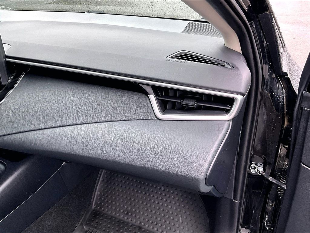 2023 Toyota Corolla — photo 13