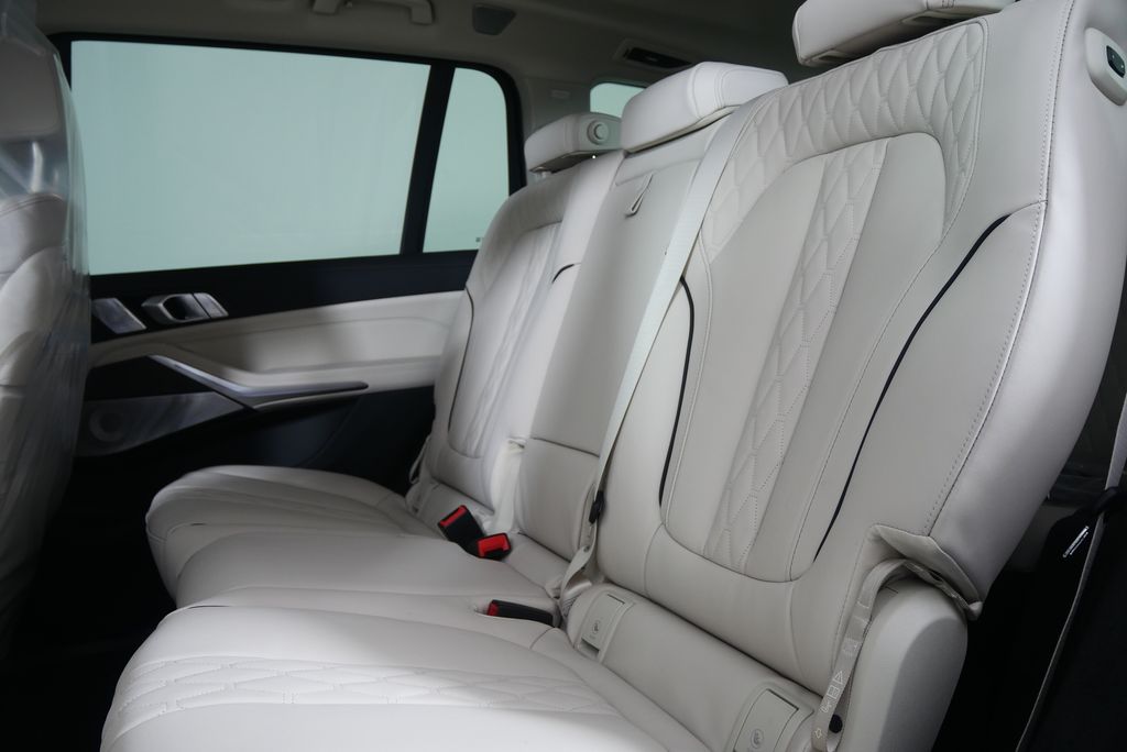 2026 BMW X7 xDrive40i 17