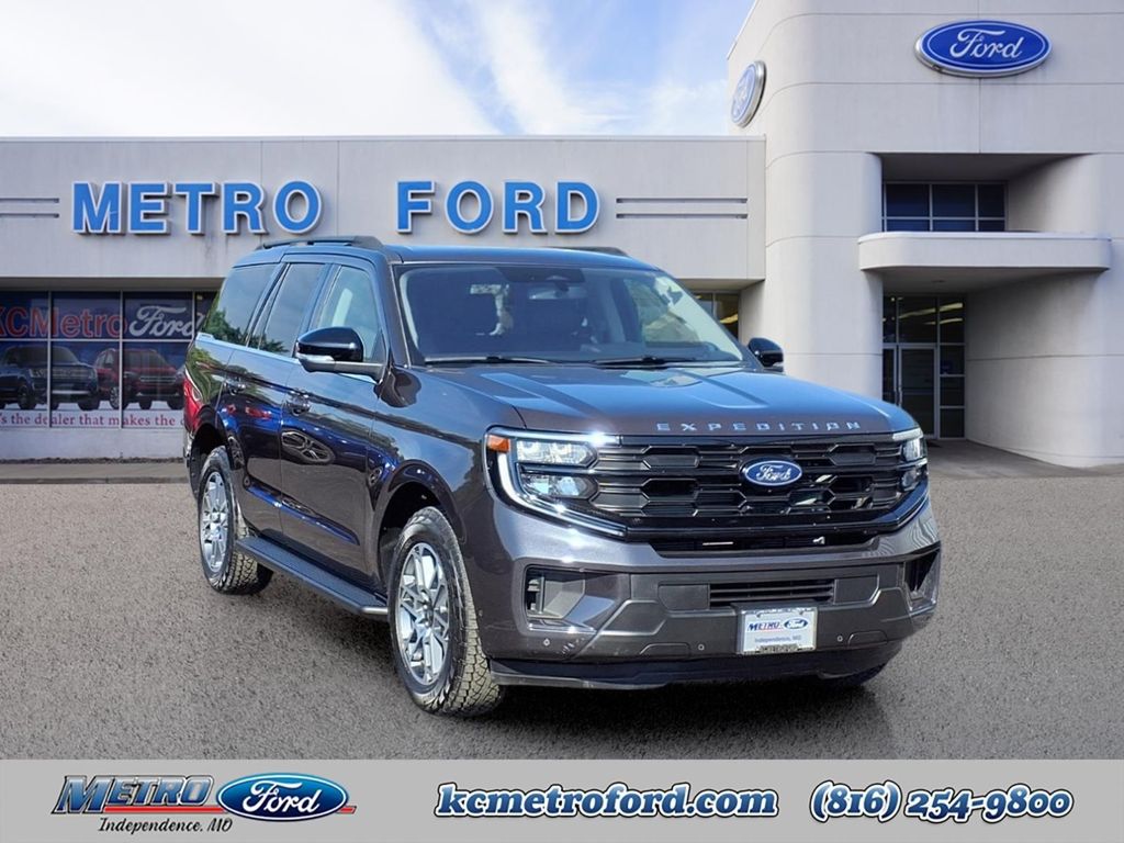 2025 Ford Expedition Gris (Glacier Gray Metallic TriCoat) SUV/Crossover Todo terreno Automática