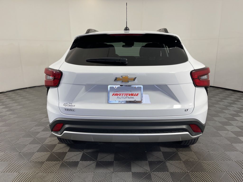 Thumbnail: 2025 Chevrolet Trax - 4